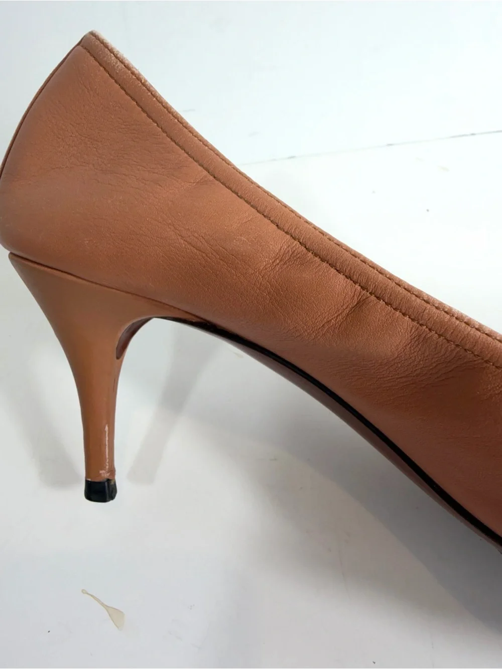 LANVIN PARIS Two-Tone Leather Kitten Heel Pumps – Nude & Red Cap Toe – Size 39.5